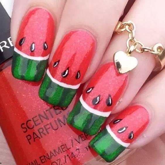 做美甲聊天吃瓜,揭秘美甲界的八卦风云 第1张 做美甲聊天吃瓜,揭秘美甲界的八卦风云 第1张