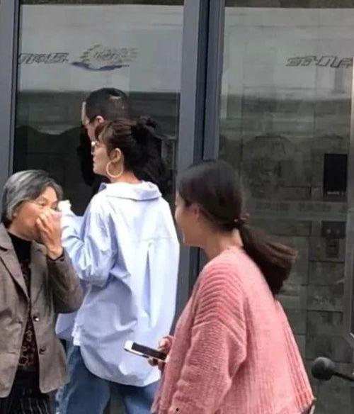 朋友吃瓜的视频,笑料百出! 第1张 朋友吃瓜的视频,笑料百出! 第1张