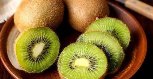 瓜姐吃猕猴桃,揭秘猕猴桃的口感与营养  第3张